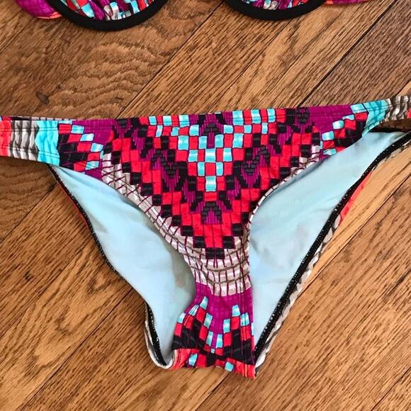 The Bikini Lab L bikin checker abstract pattern red black blue beach summer - Picture 3 of 10